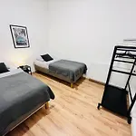 Apartment Central 10A 40Qm Wi-Fi Free Parking Calm Back House